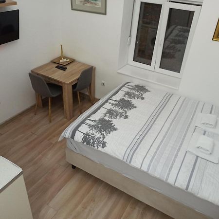 Appartamento Apartman Silvana Belgrado Esterno foto