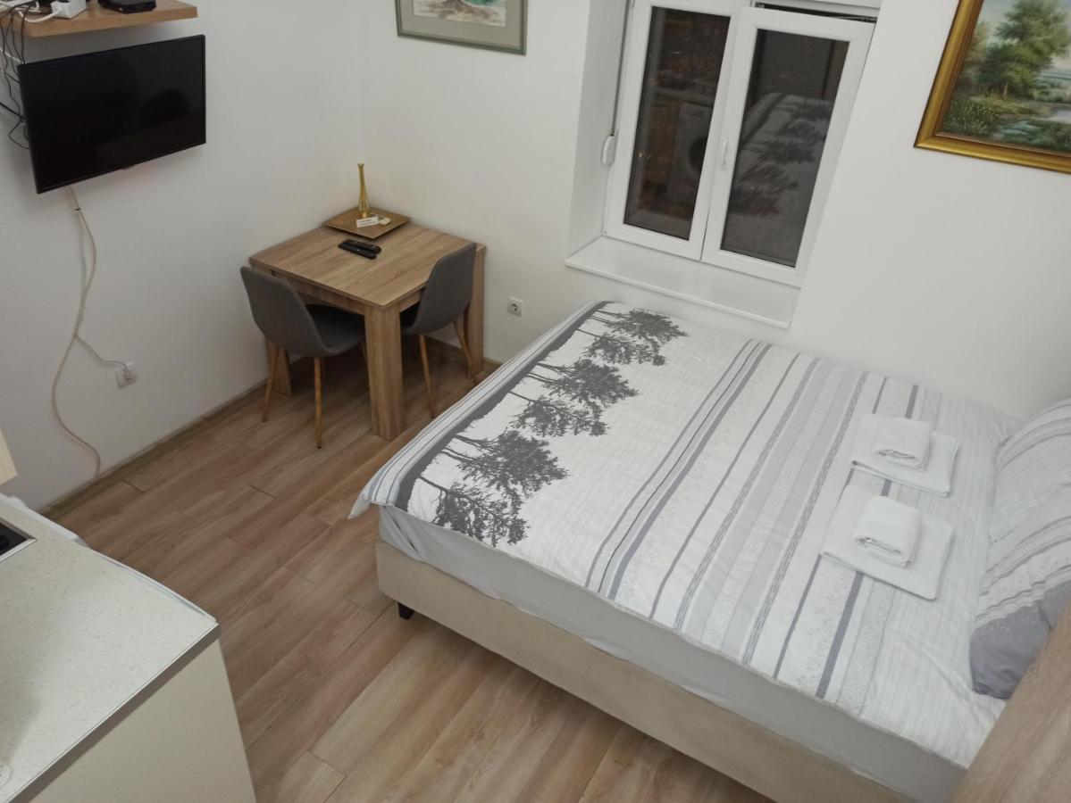 Appartamento Apartman Silvana Belgrado Esterno foto